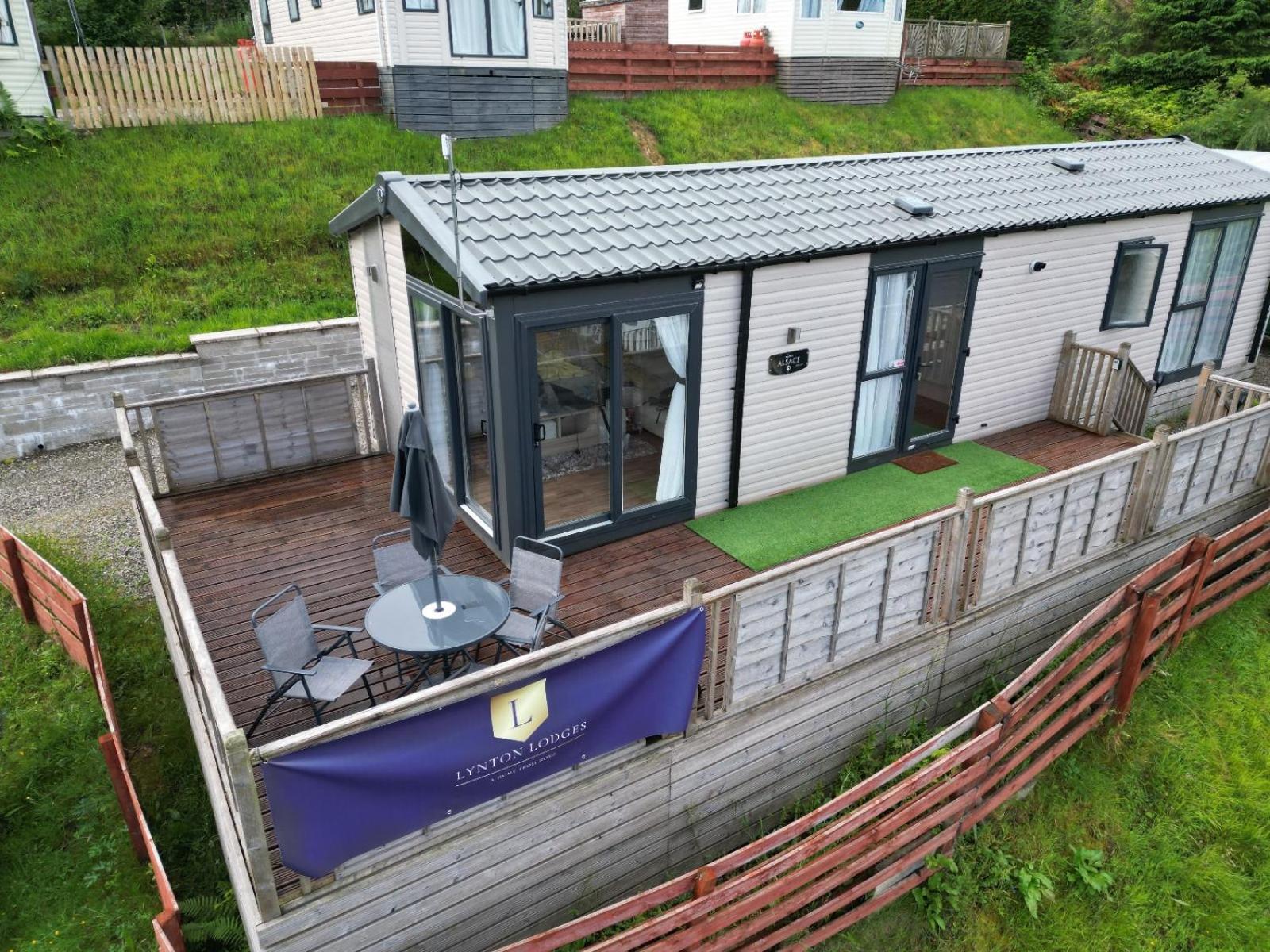 Lynton Lodges Evanton Экстерьер фото